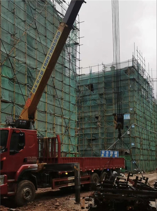 舞阳县“慢工细活”—— 吊车的 “微动控制” 技术